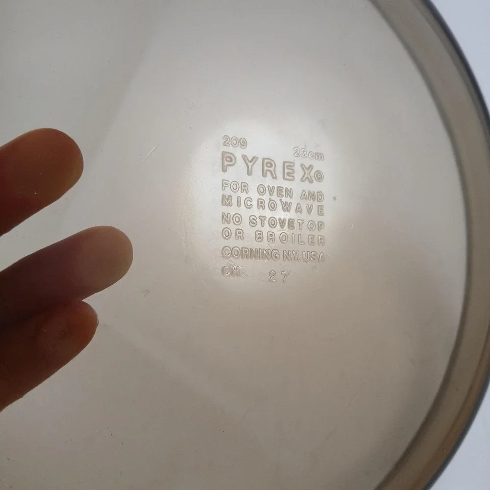 Pyrex vintage amber